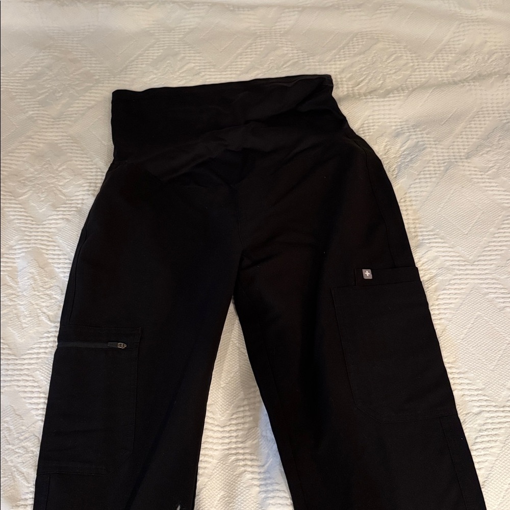 Black maternity figs Scrub pant small tall